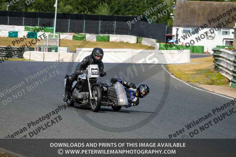 Vintage motorcycle club;eventdigitalimages;mallory park;mallory park trackday photographs;no limits trackdays;peter wileman photography;trackday digital images;trackday photos;vmcc festival 1000 bikes photographs